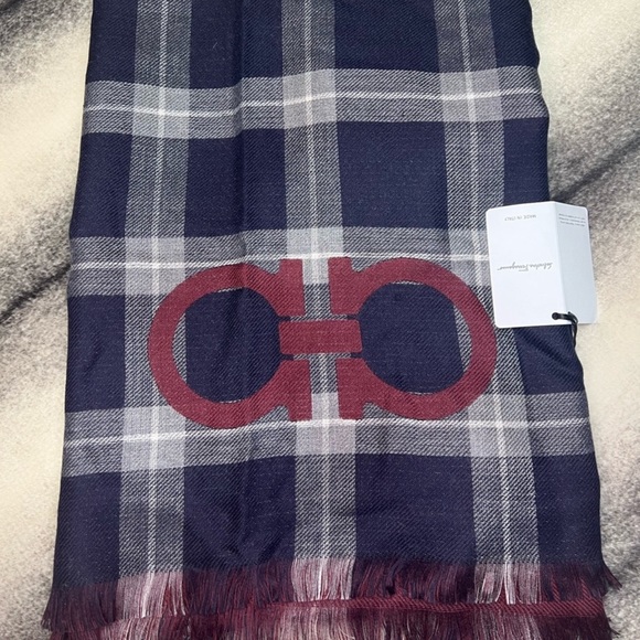 Salvatore Ferragamo Plaid Double Sided Reversible Scarf Gancini Logo Navy/Rosso - Picture 3 of 11
